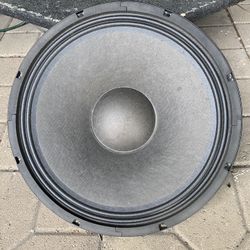 2 PEAVEY WOOFER SPEAKERS 
