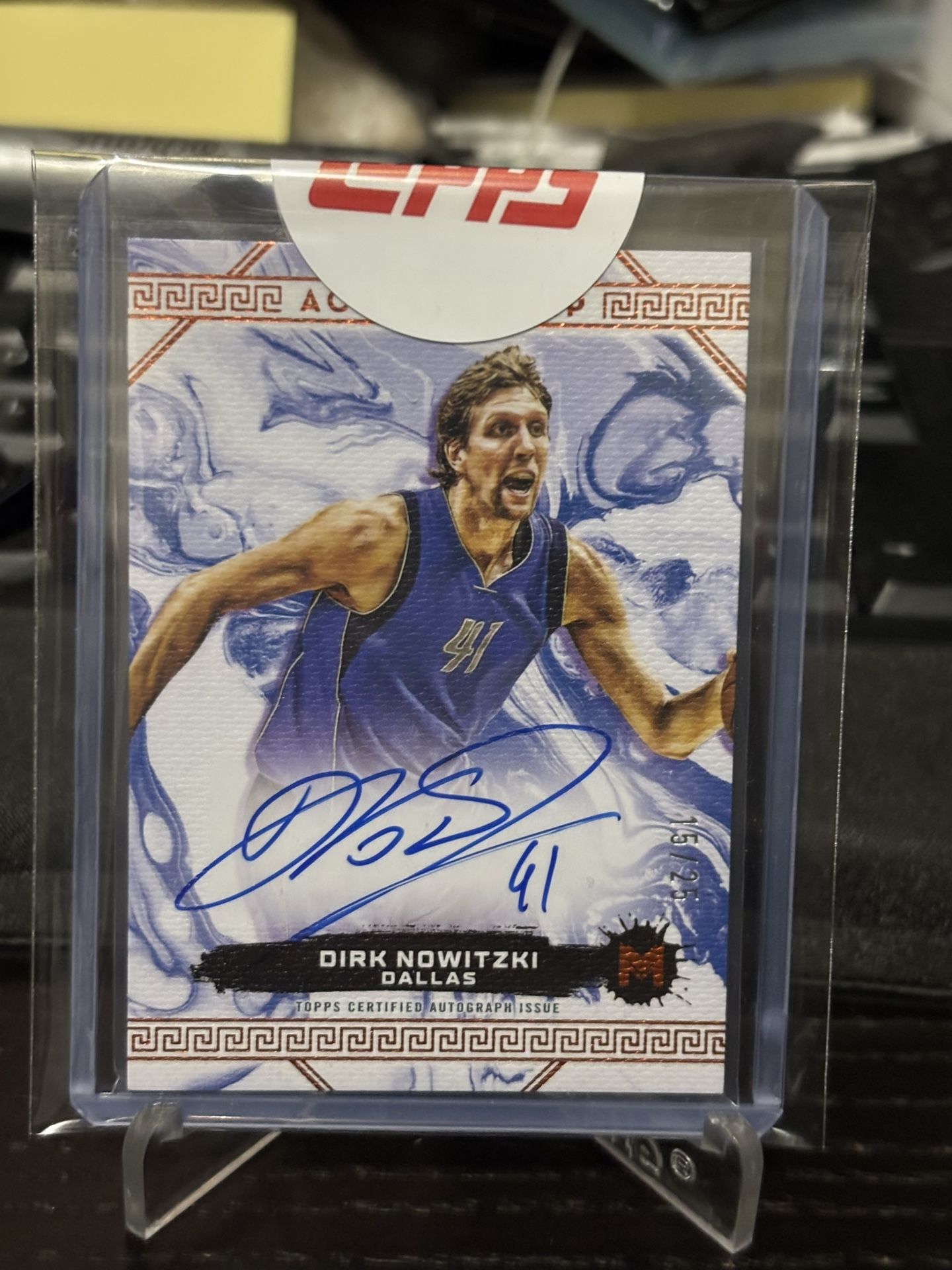 2023-24 Topps Motif Acrylic Drip Autograph Dirk Nowitzki /25