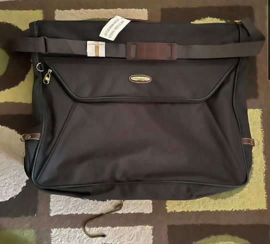 Global Traveler Garment Bag - Suit/Dress Travel Bag
