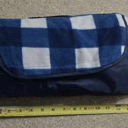 Roll Out Fold Up Blue locking Checkered Picnic Blanket