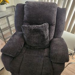 2 Recliner Lift Chairs