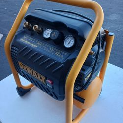 DeWalt 200 PSI 2.5 Gallon Heavy Duty Compressor. New