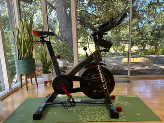Schwinn IC4 Indoor Cycling Bike – Excellent Condition!