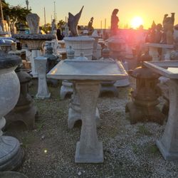 Concrete Birdbath / Cement Backyard Garden Outdoor Birdbath