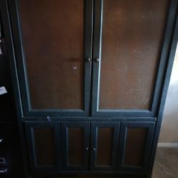 TV armoire 
