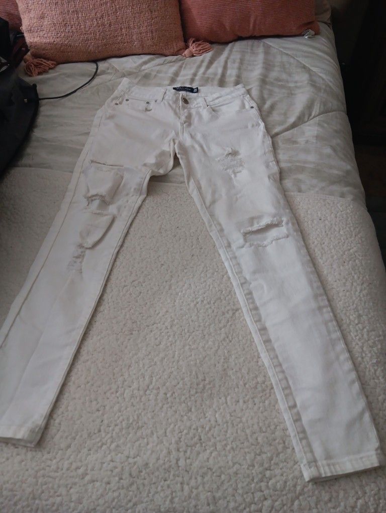 NEW  White Jean Size 5