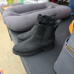 Thursday Chelsea Boots 6.5