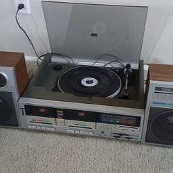York Home Stereo Sound System Audio Record Player Radio 1980's 
