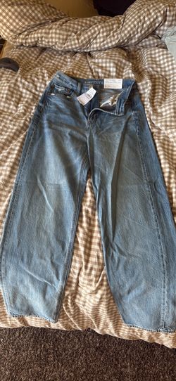 American Eagle Baggy Jean Brand New with Tags Size 2