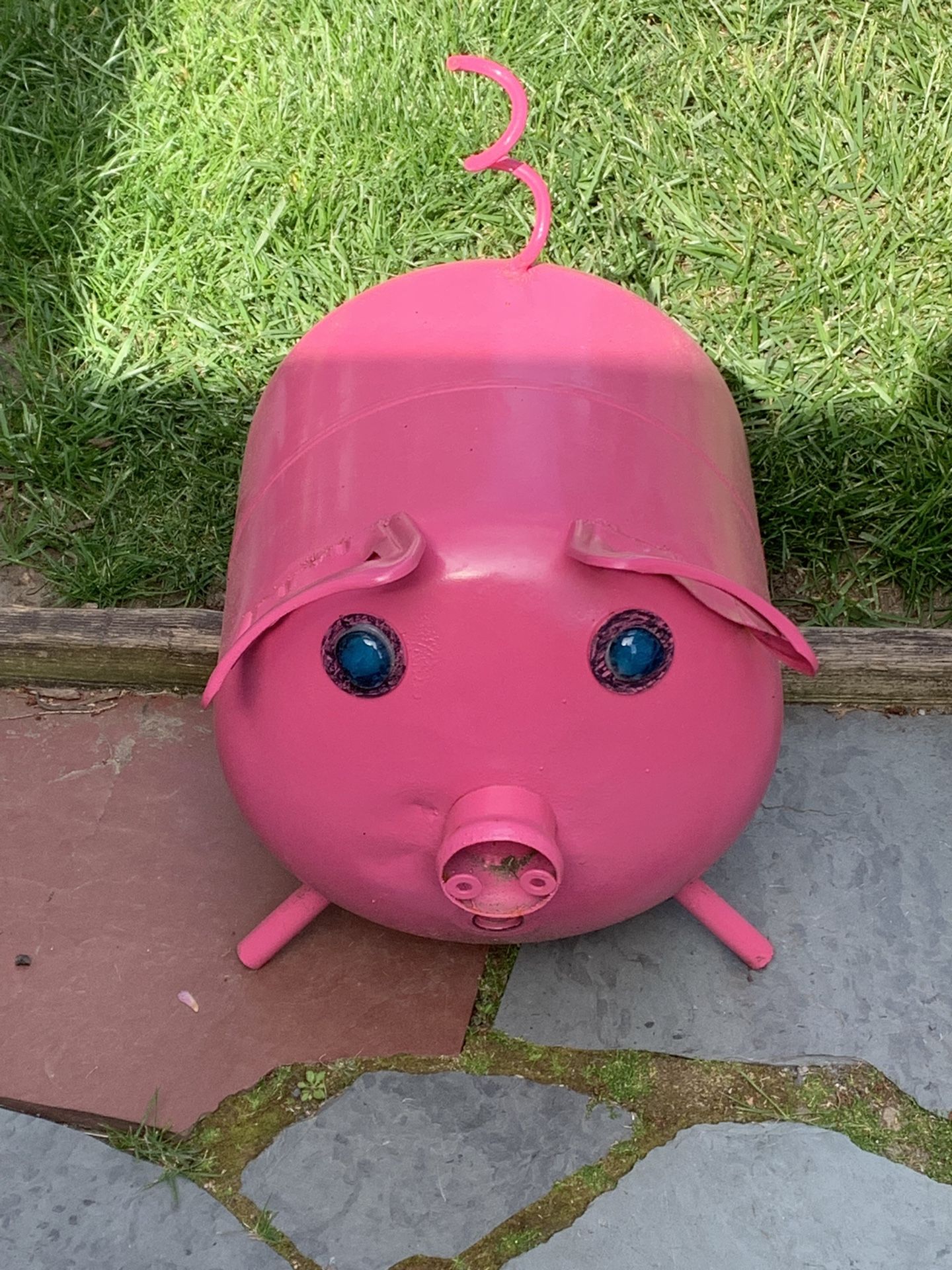 Yard Metal Pig