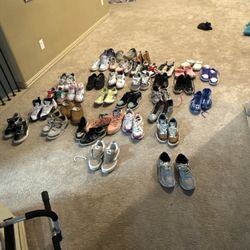 Selling group of shoes different sizes