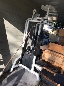 Life fitness fly machine