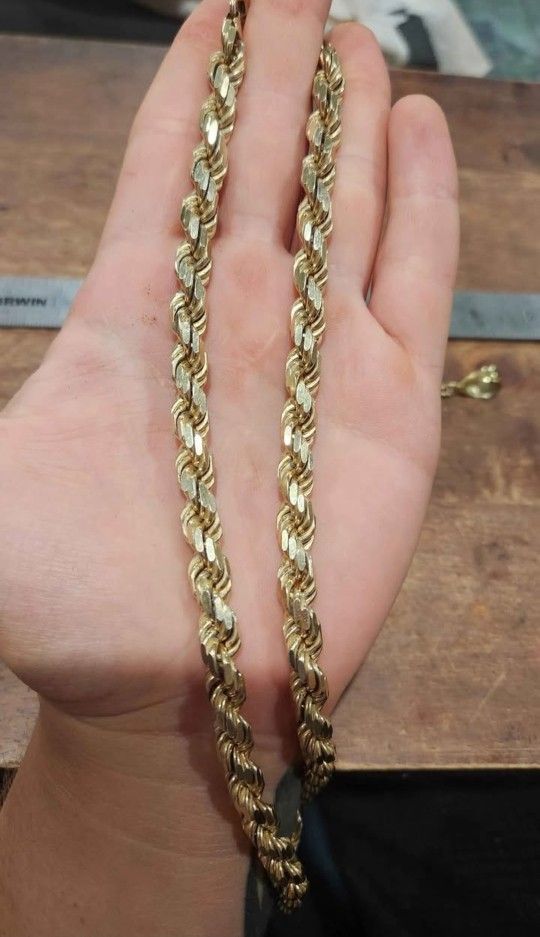 OBO Rope chain 7mm with Jesus pendant. Gold plated 925 silver 148 grams