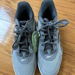 NWT Reebok men’s Zig Encore basketball shoes
