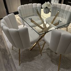 White/gold dining table and chairs