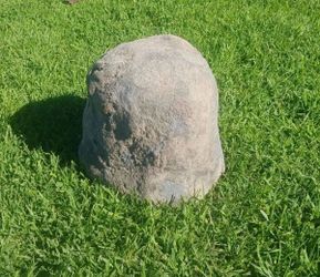 Fake landscaping rock/ well cover