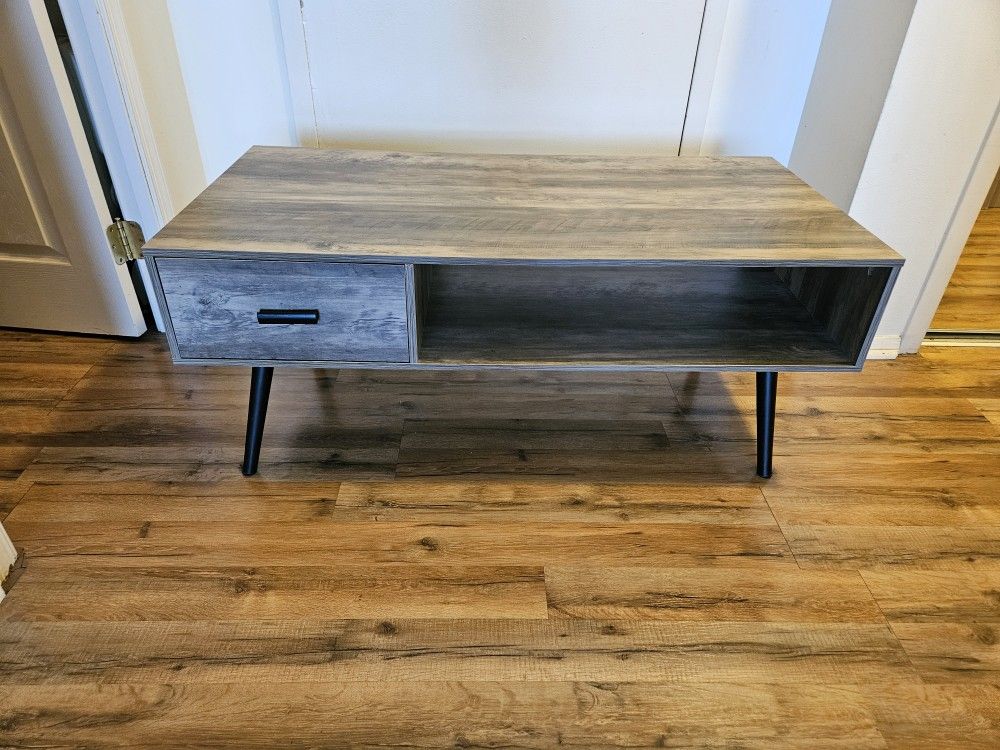 Coffee Table in Great Condition!