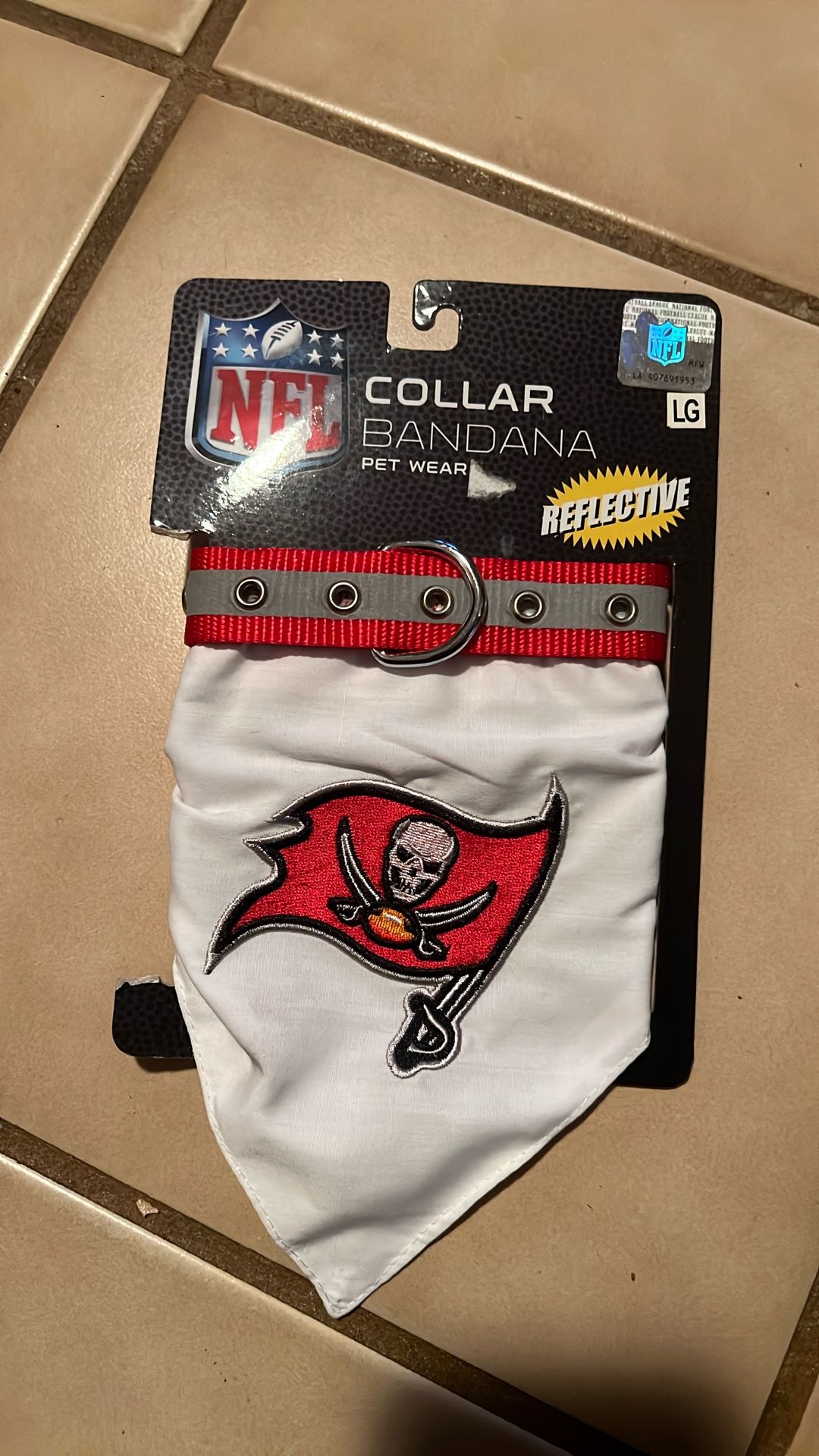 Tampa Bay Buccaneers Reflective Dog Collar With Bandana