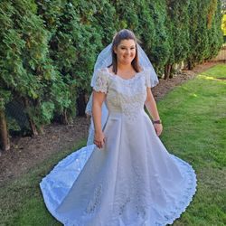 WEDDING DRESS