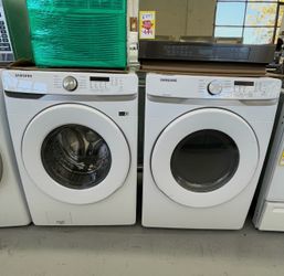 New Samsung Washer And Gas Dryer Set