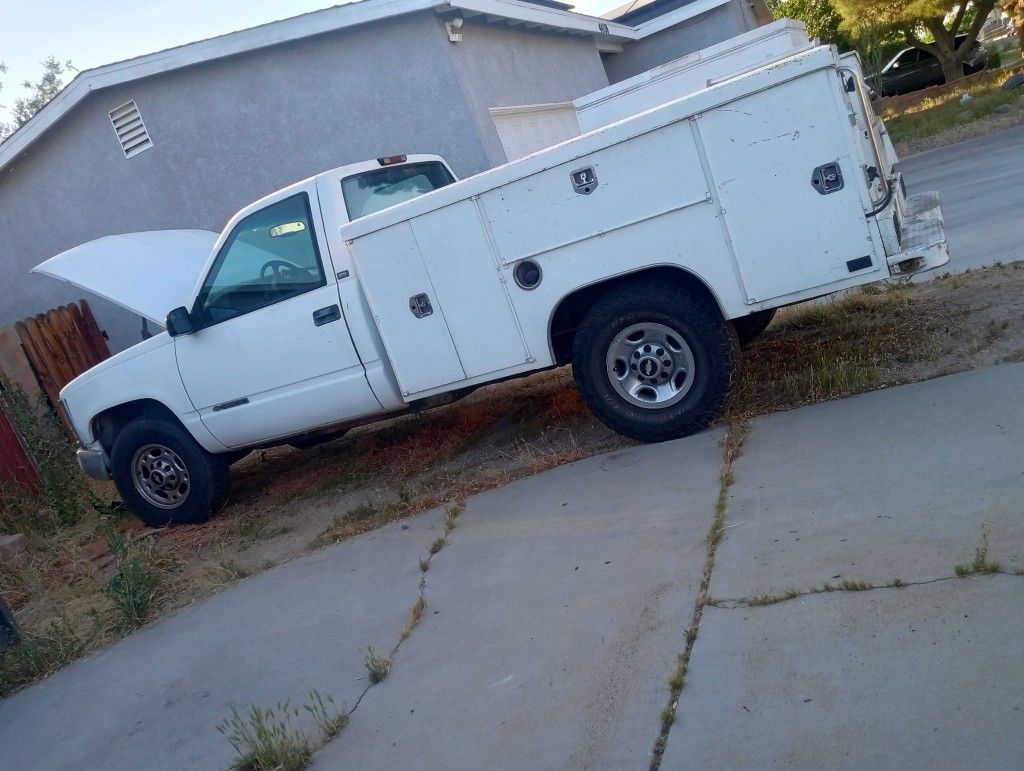 1997 Chevy Truck Read Description