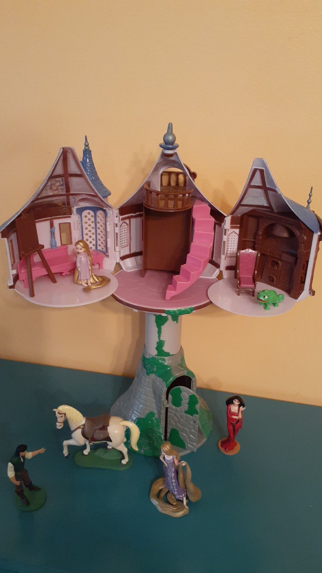 Disney's Tangled. Rapunzel's tower and figurines