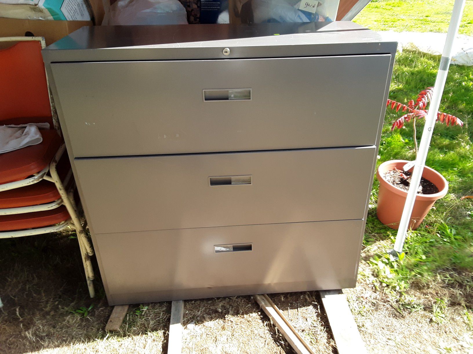 Xtra large metal file drawers. 3 drawer cabinet.