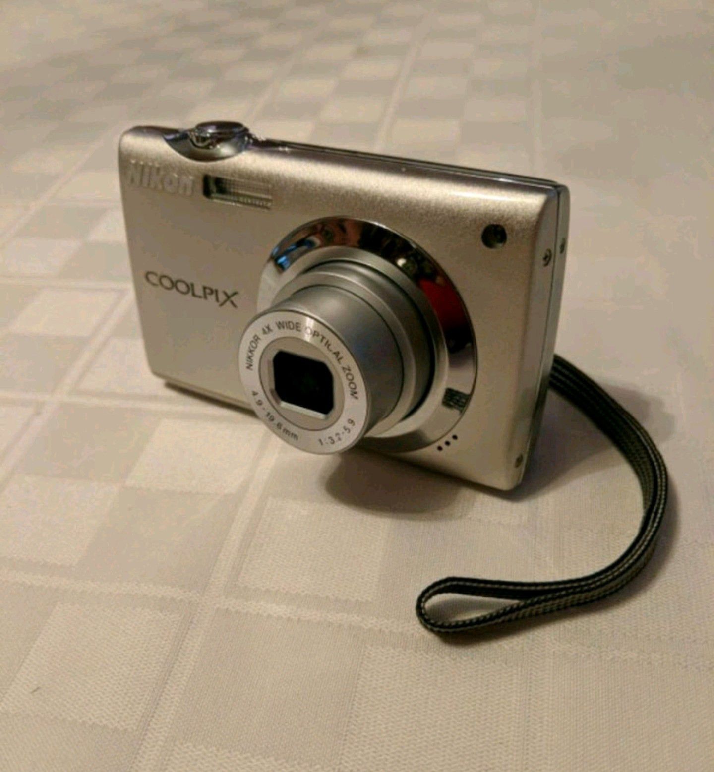 Coolpix S4000 digital camera