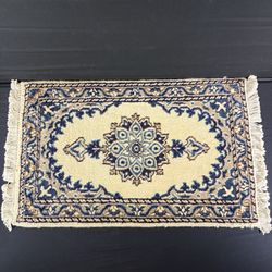 Persian Rug Hand Knotted Blue Medallion 2'x1' or 24"x15" or 40cm X 60cm