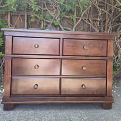Real Wood Dresser Or Chest With 6 Drawers / Cabinet