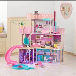 Members Mark Paradise Cove Dollhouse