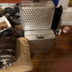 Technics 1200 Flight Cases.