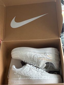Louis Vuitton Nike size 9 white￼