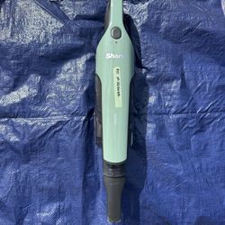 Shark Cyclone Handheld Vacuum *missing charger*