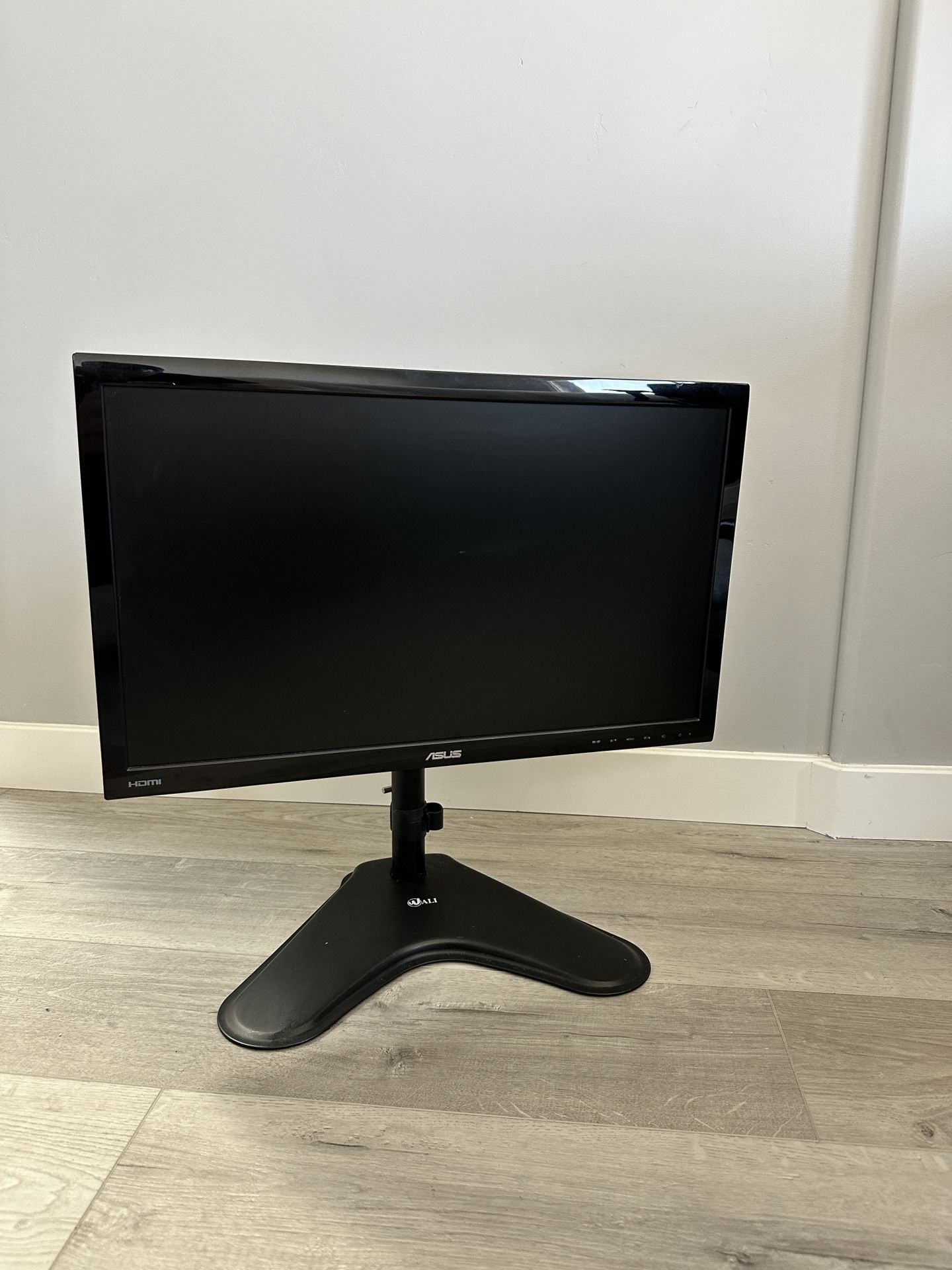 23" Monitor with stand 