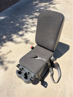 99-06 GM Sierra Silverado center seat base work truck