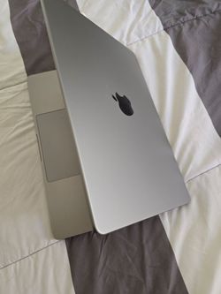 2022 MacBook Pro A2338,M2 ,8Gb,256Gb,13” LCD, AC Charger, Good Condition,Apple Ori AC Charger, Used Mac Box,Grey Color,Office 2022,Tahoe MAC OS for Aw