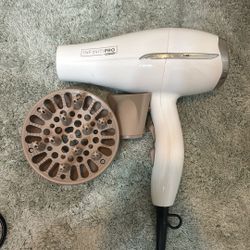 Blow dryer 