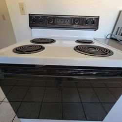 For Sale: GE Stove/oven