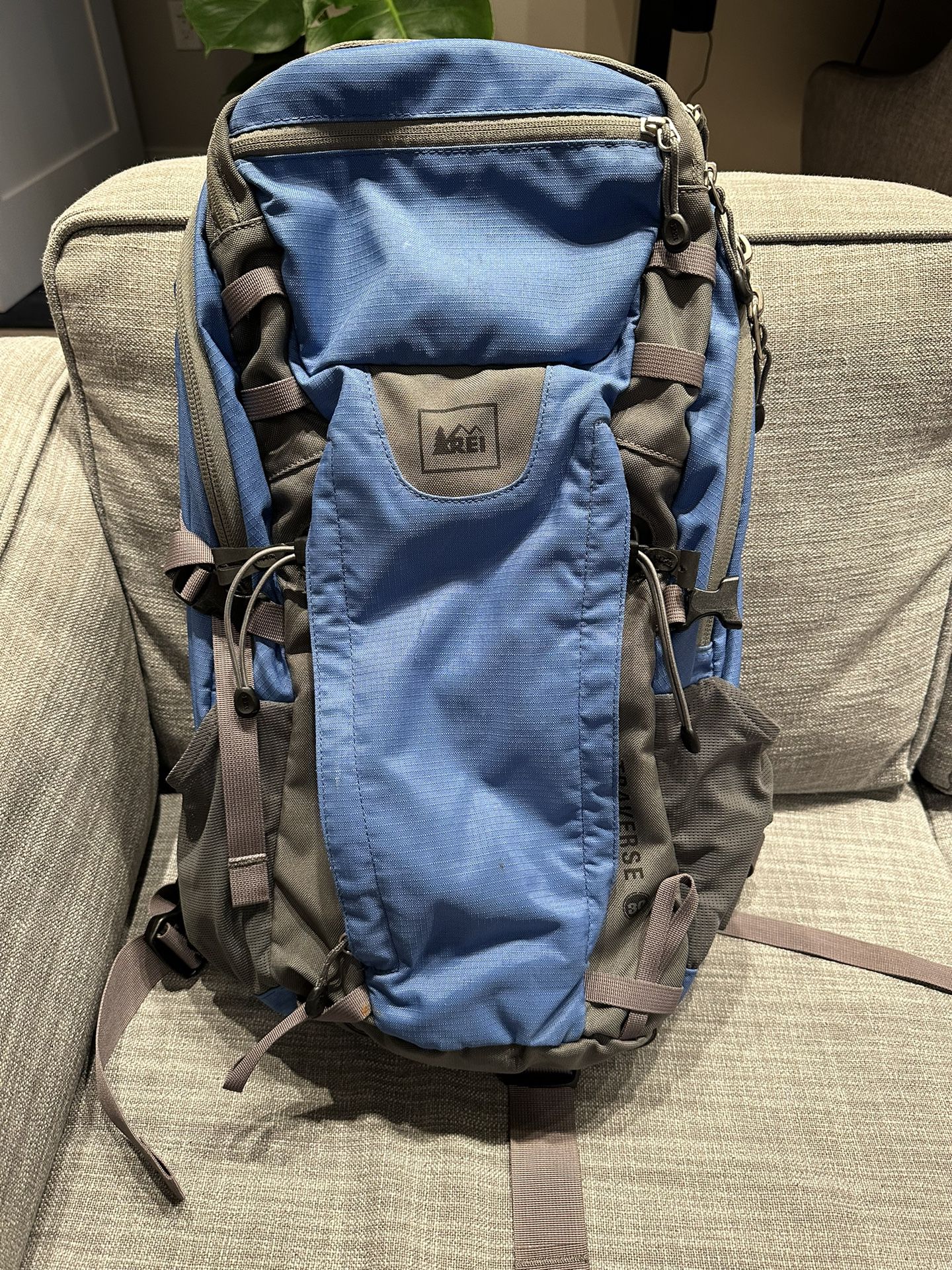 REI 30L Hiking Backpack -women’s 