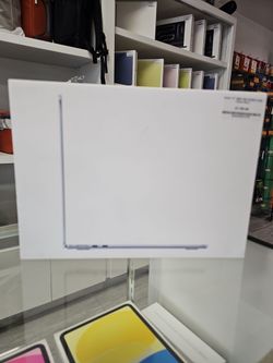 13in Macbook Air M5 chip 16gb 512gb skyblue open box