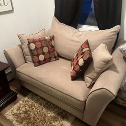 Love Seat Bran New Raymor And Flanagan 