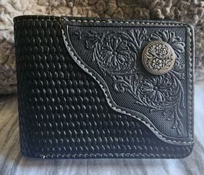 Distortion wallet