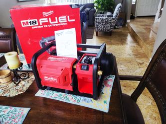 Milwaukee FUEL 18-Volt Lithium-Ion Brushless Cordless 2 Gal. Electric Compact Quiet Compressor (Tool-Only-used Like New)