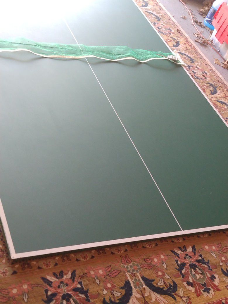 Ping Pong Table . 