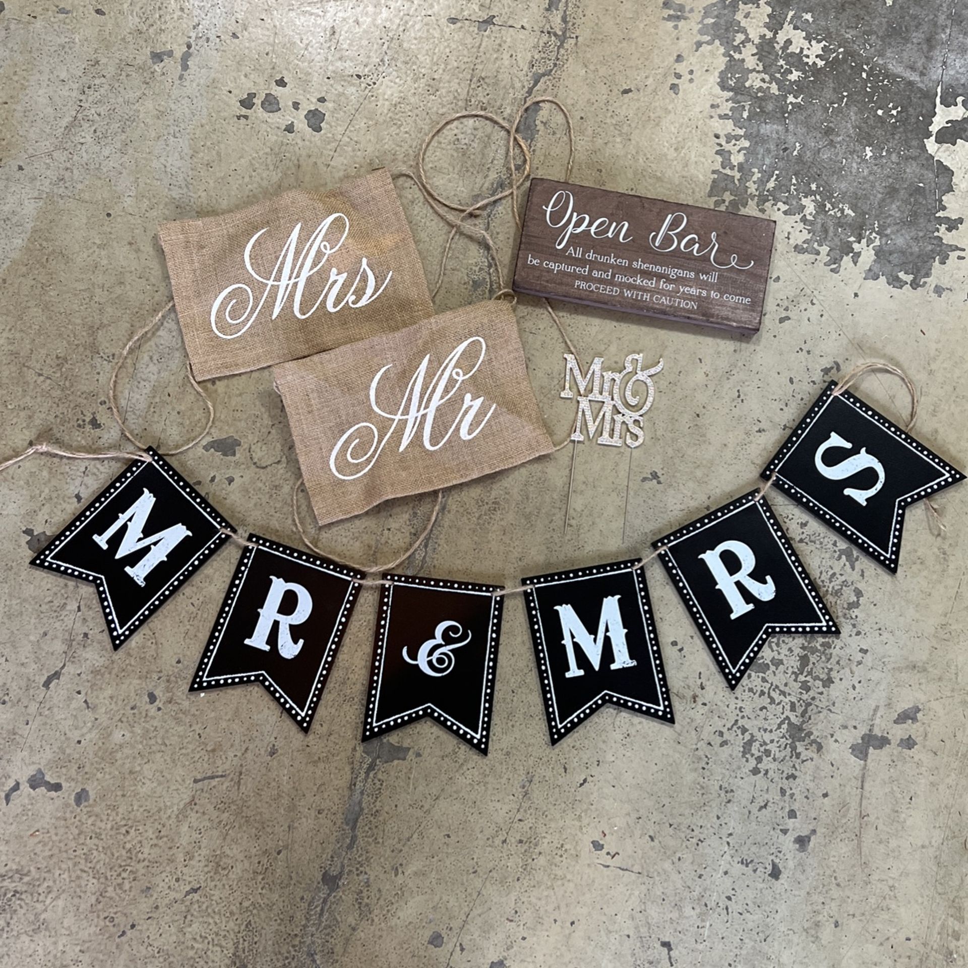 Mr & Mrs Wedding Decorations 