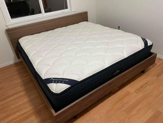 King DreamCloud Mattress - Delivery Available