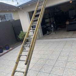 Excellent Condition, 22 Feet And More Sizes Fiberglass Extension Ladders