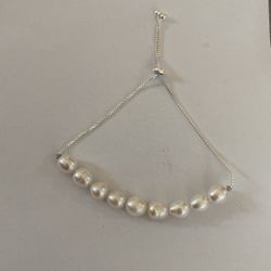 925 sterling Silver Fresh Water Pearls Bracelet With Ajustable Chain Fits Up To Size 7.5