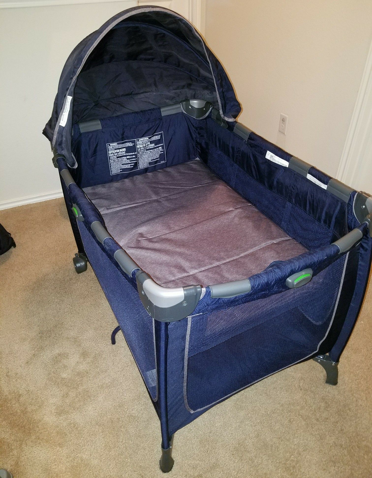 Eddie Bauer navy blue playpen/portable crib for Sale in Buda, TX - OfferUp